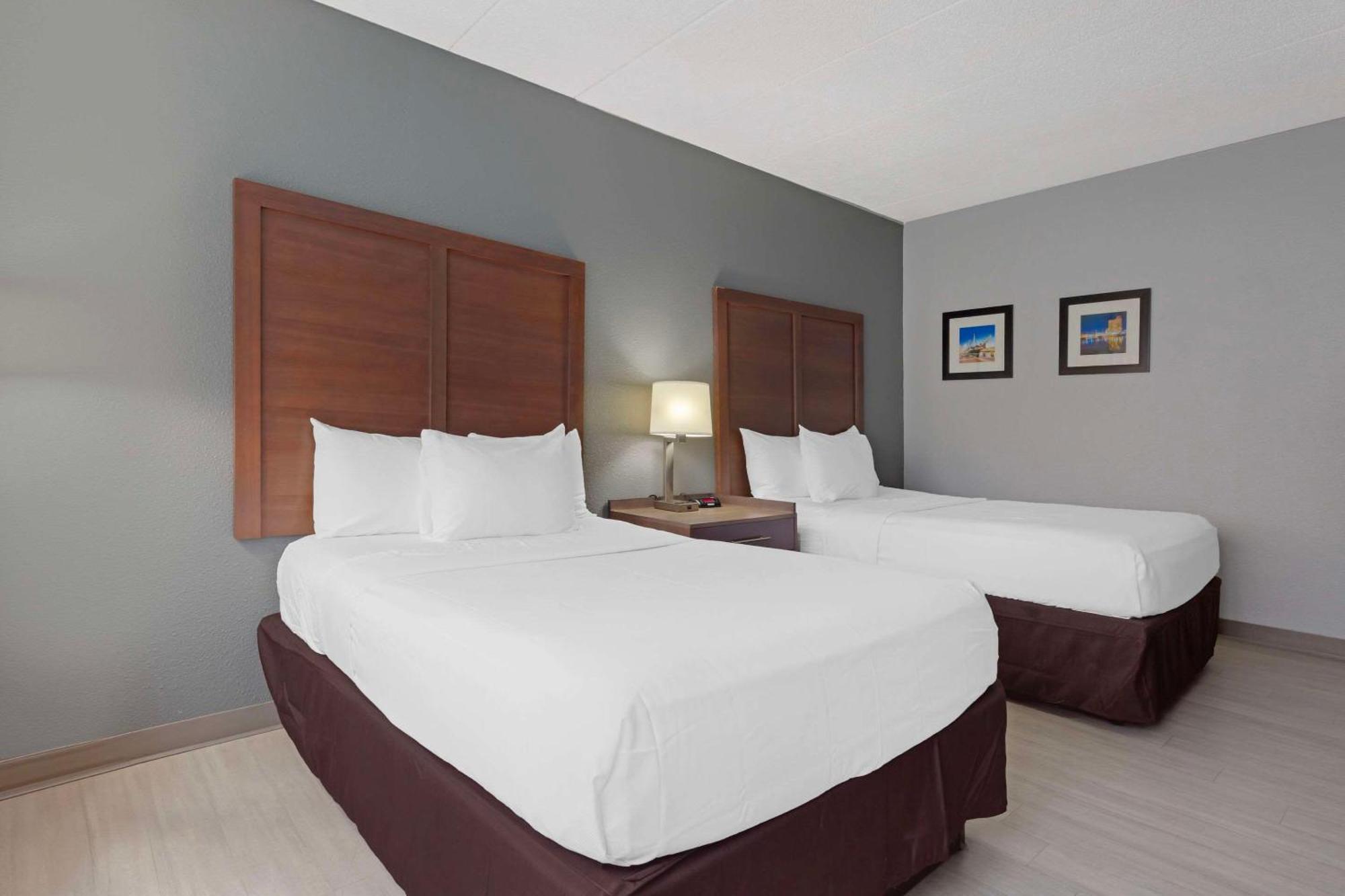 Clarion Hotel & Suites BWI Airport North Baltimore Ngoại thất bức ảnh