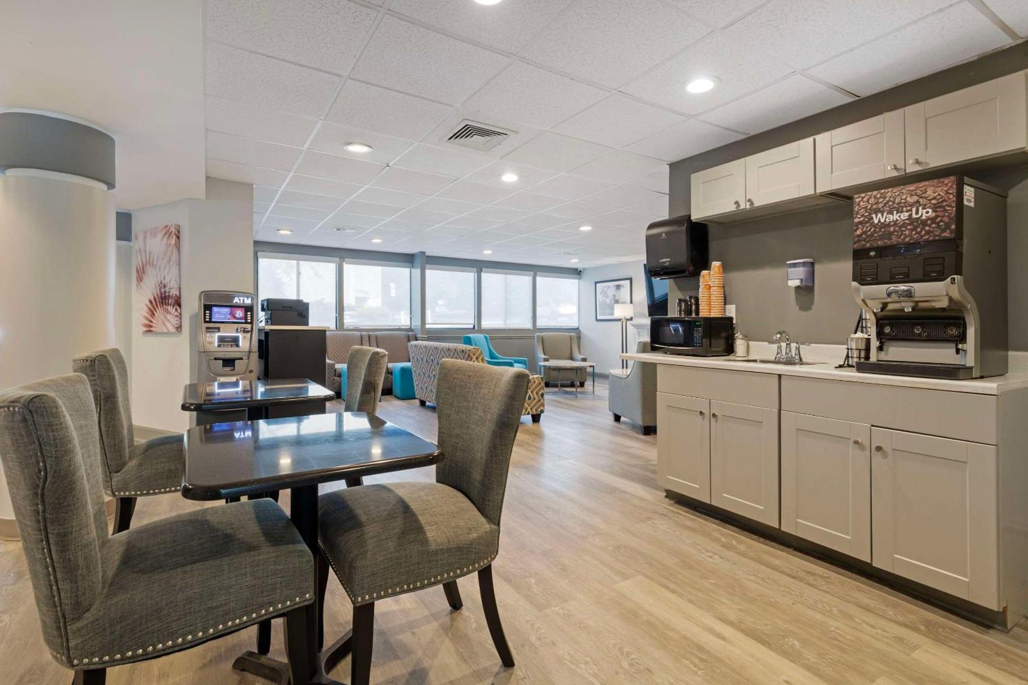 Clarion Hotel & Suites BWI Airport North Baltimore Ngoại thất bức ảnh