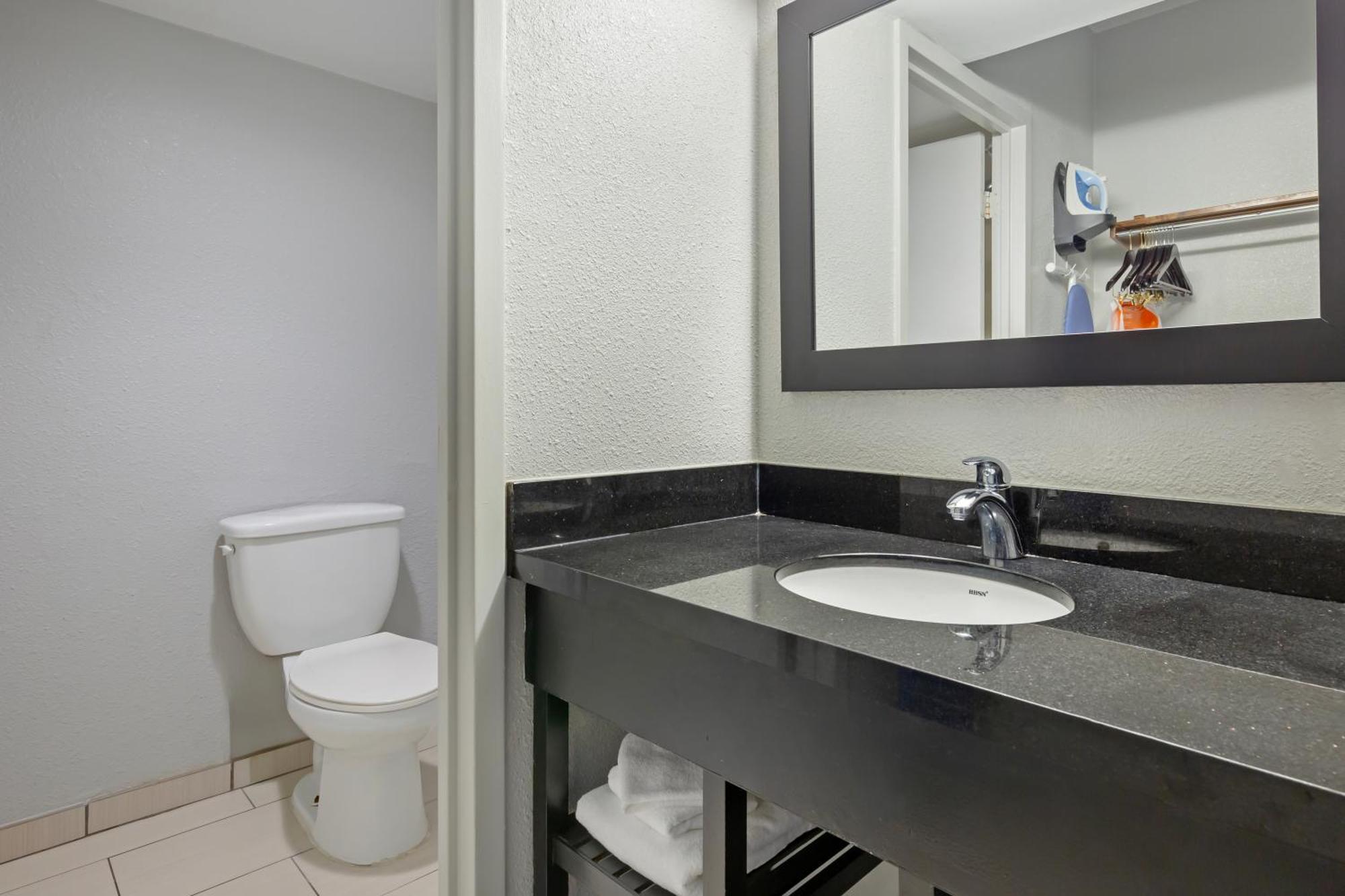 Clarion Hotel & Suites BWI Airport North Baltimore Ngoại thất bức ảnh