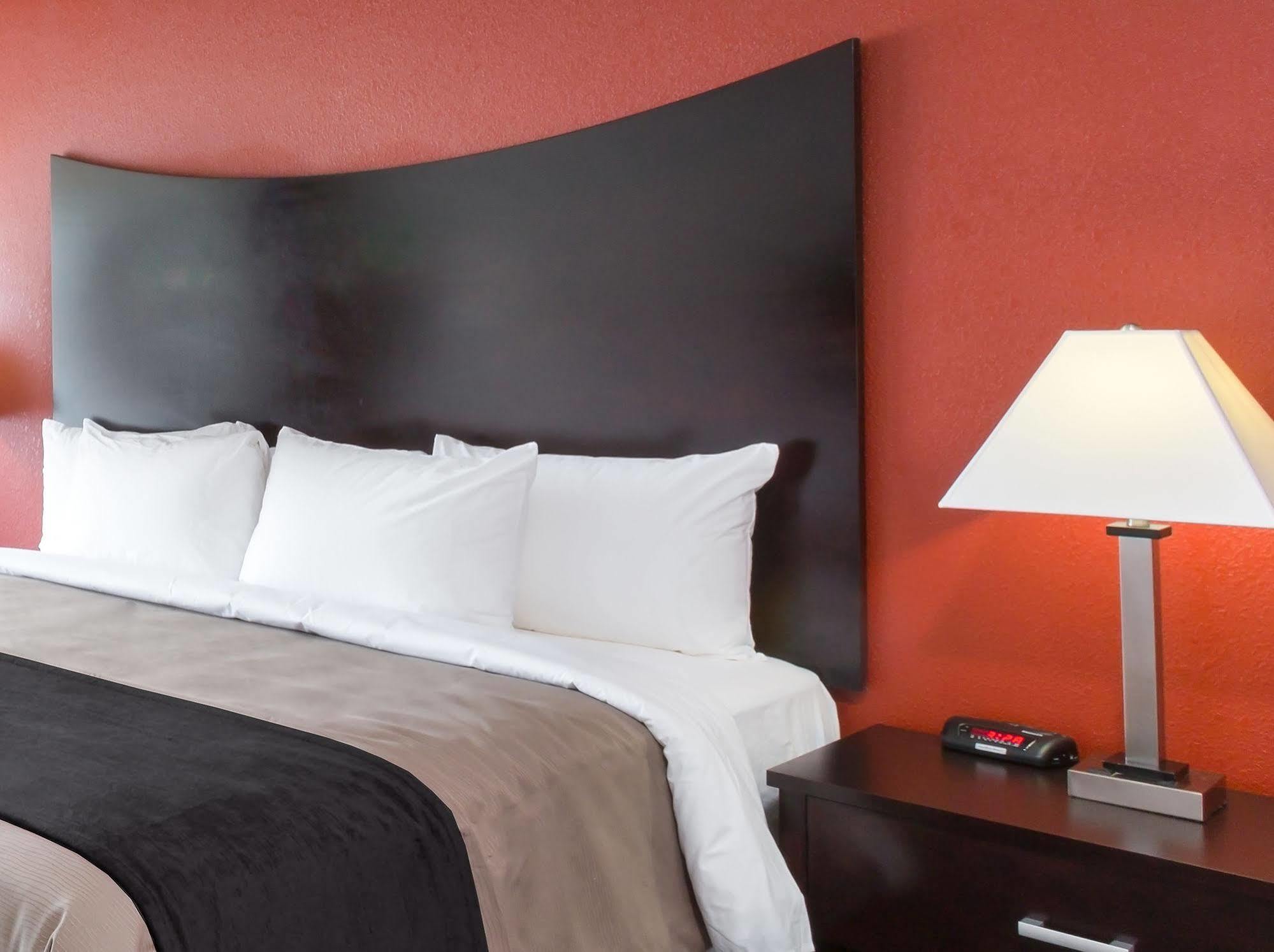 Clarion Hotel & Suites BWI Airport North Baltimore Ngoại thất bức ảnh
